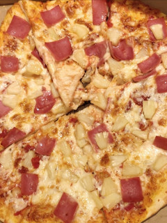 A picture of Ham and Pineapple Thin Pizza.