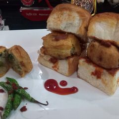 A picture of Vada pav.