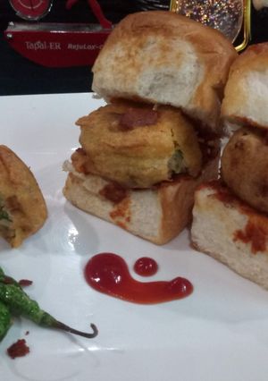 A picture of Vada pav.