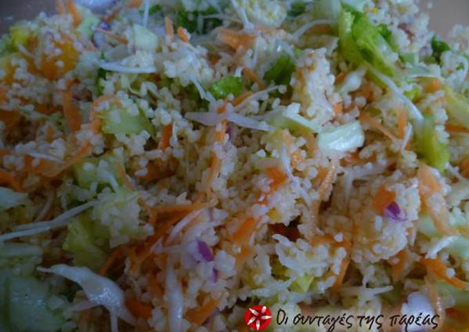 κύρια φωτογραφία συνταγής Δροσερή σαλάτα πλιγούρι με πορτοκάλι και λαχανικά