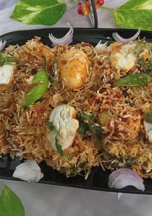A picture of ایگ بریانی.