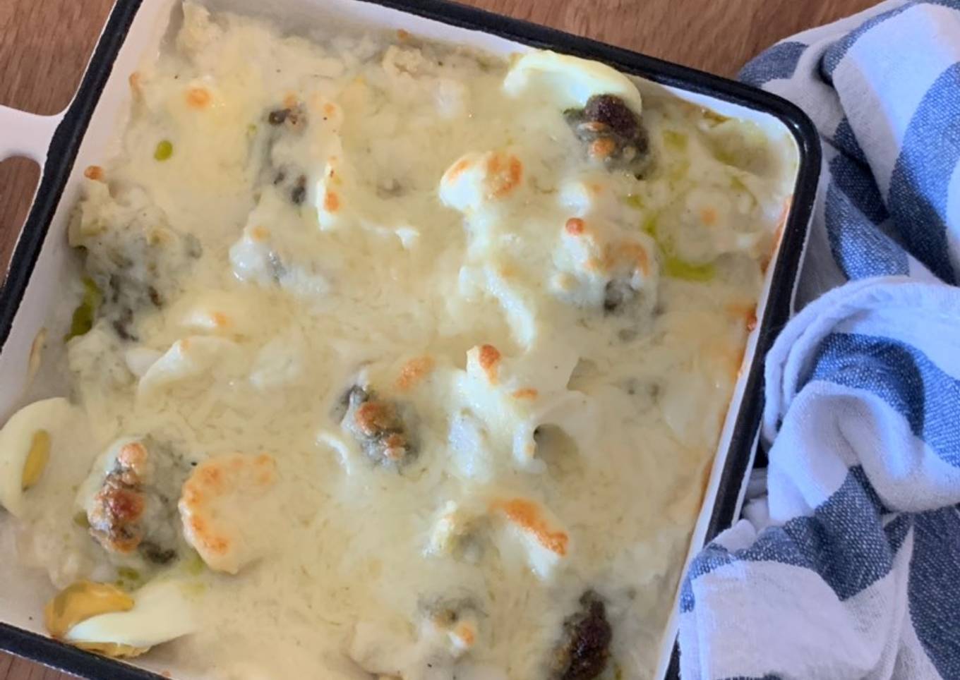 Romanescu con bechamel, queso y pesto