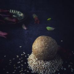 A picture of Til Gul Laddu.