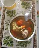 Caldo de albóndigas de pavo