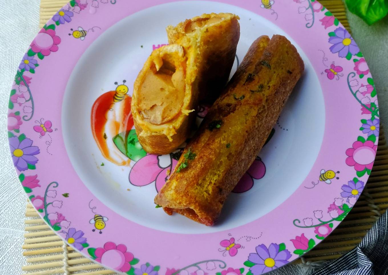 Roti Tawar Gulung Sosis