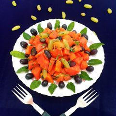 A picture of Papaya Salad.