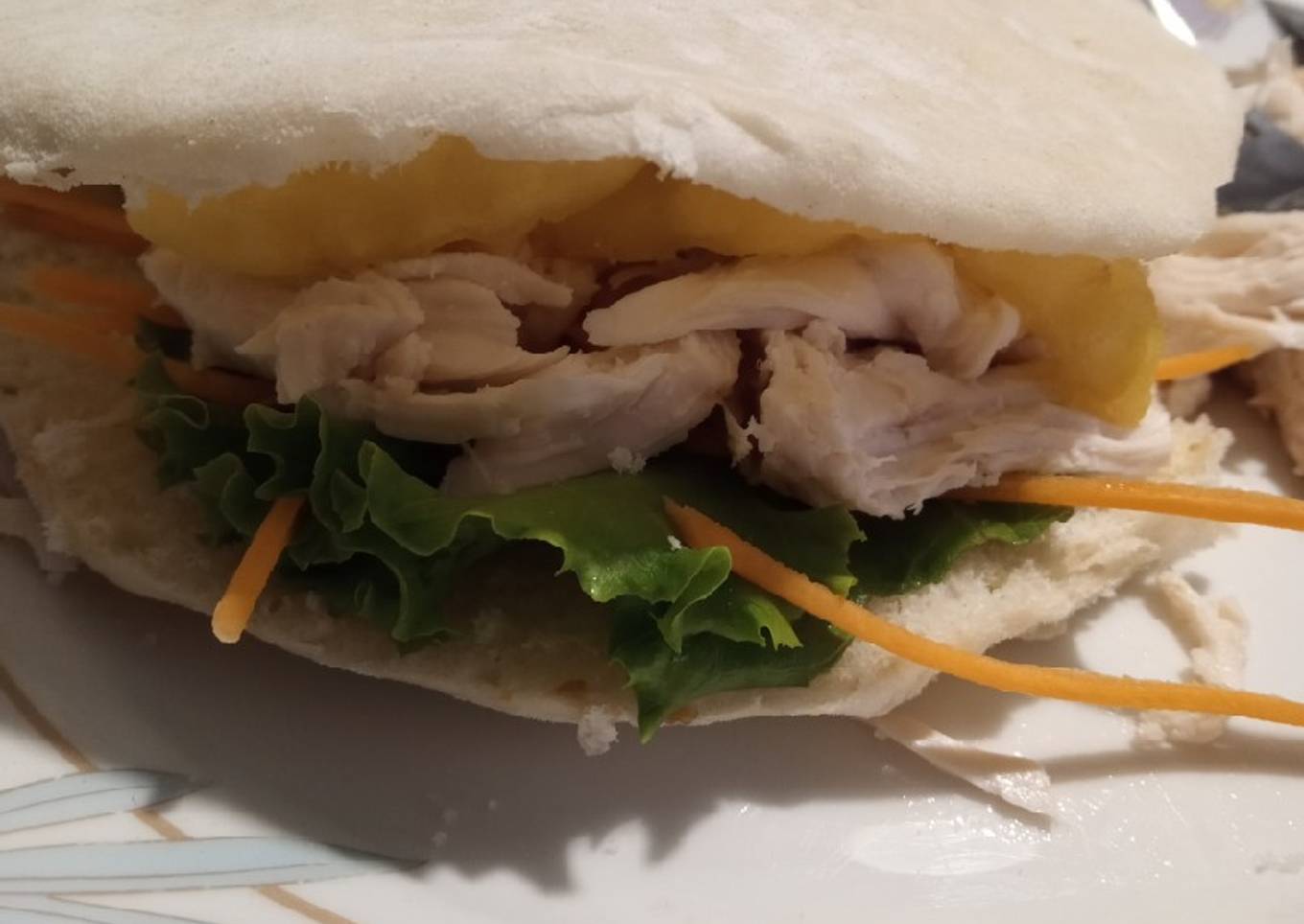 Almuerzo saludable con pollo a la brasa