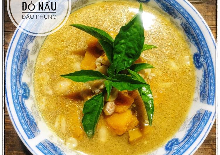 Canh bí đỏ nấu đậu phụng (lạc tươi)