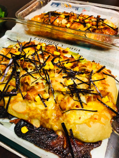 Una foto de Pizza de pollo Teriyaki Japoné TERIYAQUI CHICKEN PIZZA🇺🇾🇯🇵照り焼きチキンピザ