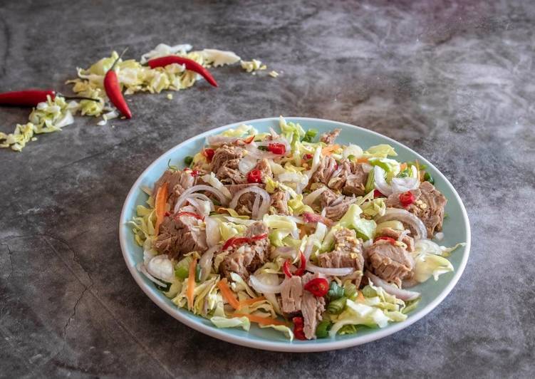 Tin Tuna Thai spicy salad (Thai Nam Jim sauce)
