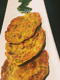 બેસન ના ચીલા (Besan Chila Recipe in Gujarati) રેસીપી મુખ્ય ફોટો