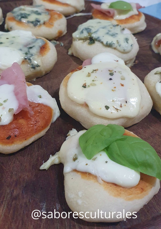Una foto de 🍕Pizzetas caseras con harina leudante
