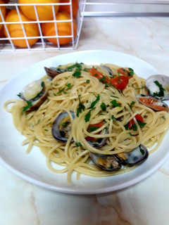 Una foto de Espaguetis vongole