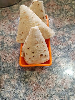 A picture of Sondhi roti.