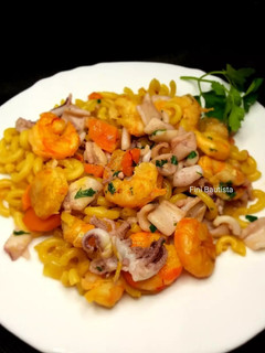 Una foto de Fideuá de calamares y gambas
