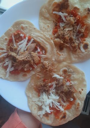 O poză a rețetei Taco cu sos salsa și carne de porc.