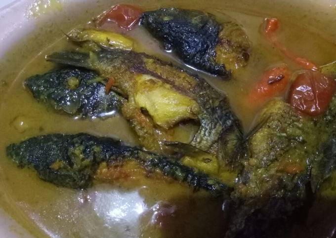 Langkah Mudah untuk Membuat Ikan mas bumbu kuning yang Menggugah Selera