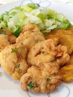 Una foto de Pollo con lima y cilantro