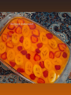 عکسی از دستور کیک ژله پودینگکیک بسیار خوشمزه که به صورت کیک تر برش میزنیم