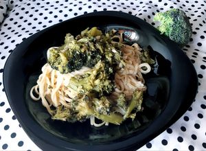Una foto de Fideos con bróccoli 🥦