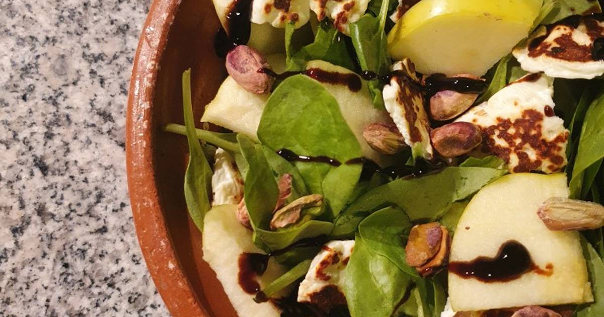 Ensalada de panela asada, pistaches y manzana Receta de Karen Alicia-  Cookpad