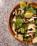 Ensalada de panela asada, pistaches y manzana