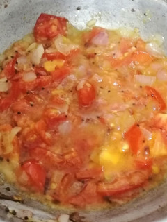 टमाटर की चटनी (Tomato Chutney Recipe In Hindi) रेसिपी मुख्य फोटो
