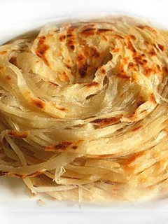 மலபார் பரோட்டா (Malabar parotta recipe in tamil) செய்முறை முக்கிய புகைப்படம்