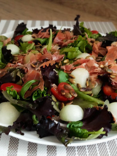 Una foto de Ensalada de melón y jamón