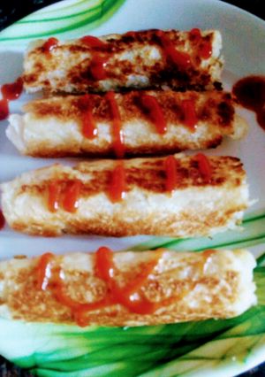 A picture of Bread paneer rolls.