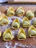 Tortelli bieta e ricotta saltati in padella con burro e oro