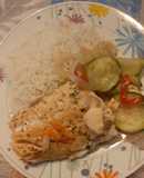 Salmón al horno con amor, más caldito de todo mariscos