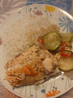 Una foto de Salmón al horno con amor, más caldito de todo mariscos