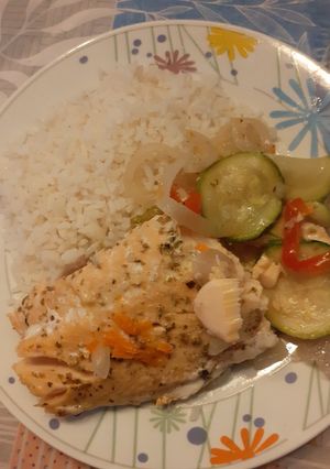 Una foto de Salmón al horno con amor, más caldito de todo mariscos