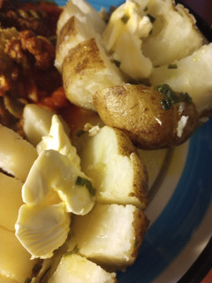 A picture of Onondaga Salt Potatoes, a.k.a as Syracuse Salt Potatoes.