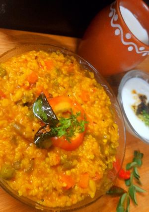 A picture of Vegetable Fada Khichadi.