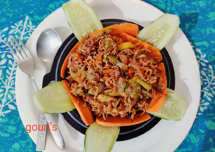 Crispy Maggi salad Crispy Maggi salad