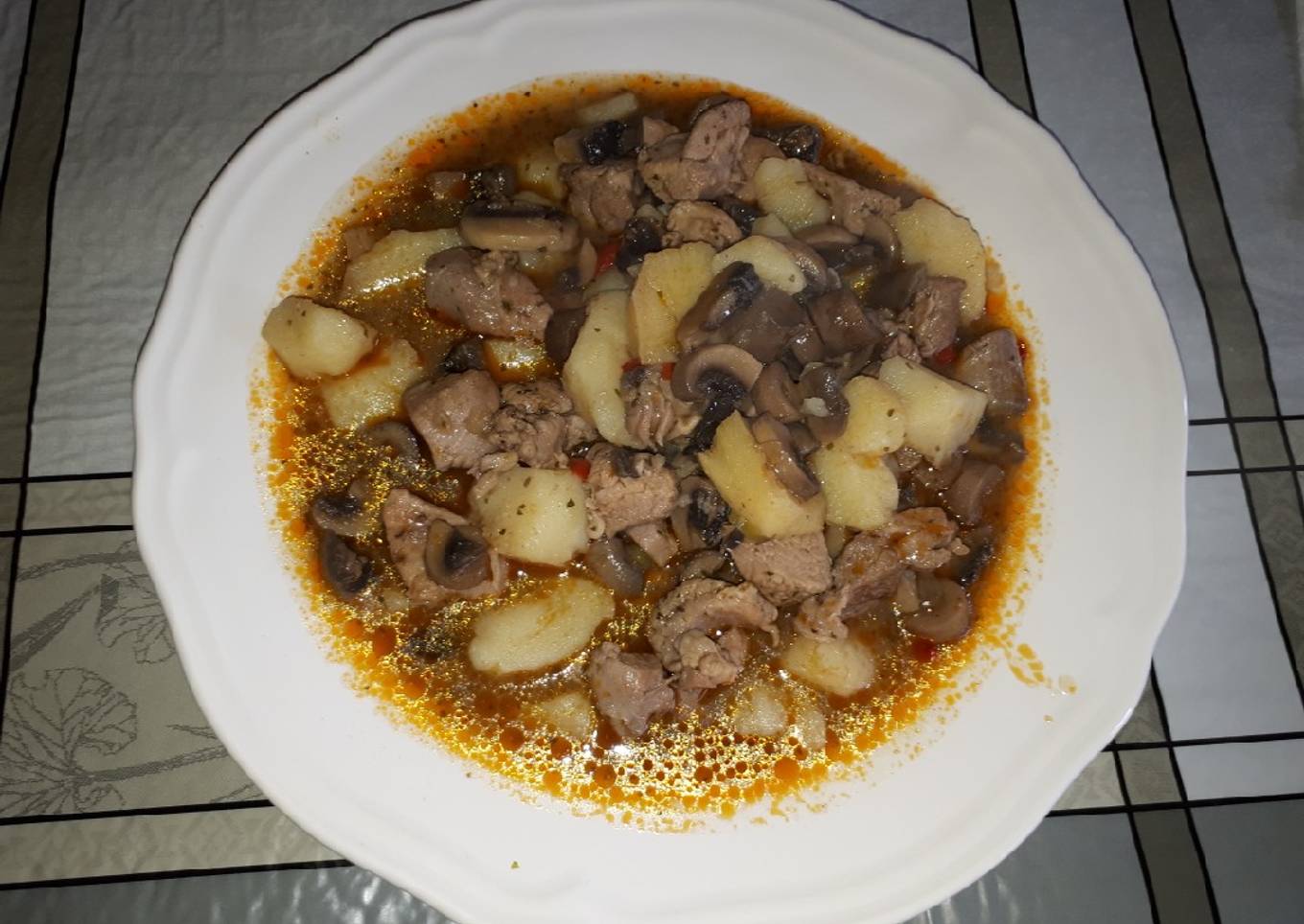 Caldereta de champiñones con pollo