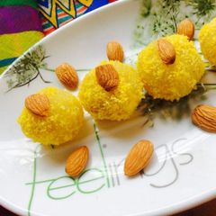 A picture of Suji and Coconut Laddu.