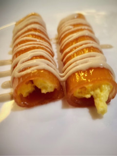 Una foto de Canutillos de membrillo con crema de vainilla