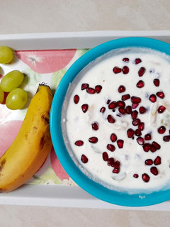 फ्रूट्स रायता (fruits raita recipe in Hindi) रेसिपी मुख्य फोटो
