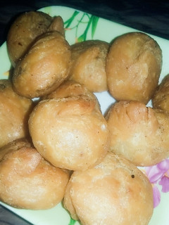 खस्ता सूजी कचौरी (Khasta suji Kachori recipe in hindi) रेसिपी मुख्य फोटो
