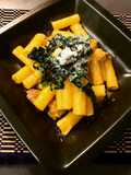Pasta alla crema di zucca con salsiccia e cavolo nero