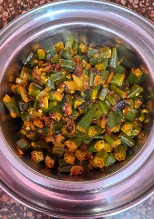 मसाला भिंडी (masala bhindi recipe in hindi) रेसिपी मुख्य फोटो