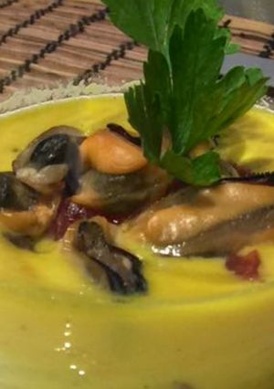 Una foto de Mejillones marinados con crema de azafrán en Thermomix