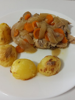 Una foto de OLLA GM: Pollo asado a la cerveza