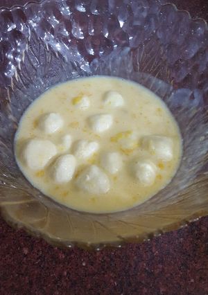 A picture of Mango rasmalai.