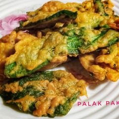 A picture of Palak Pakora!.
