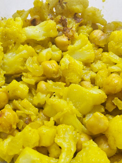 Una foto de Garbanzos con coliflor al curry