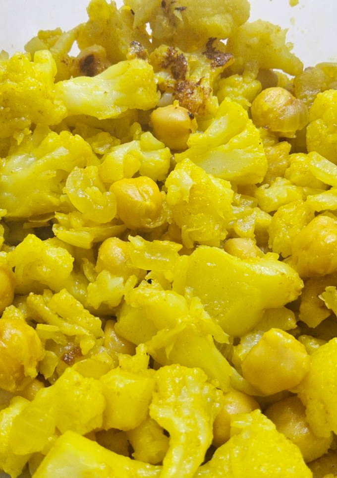 Una foto de Garbanzos con coliflor al curry